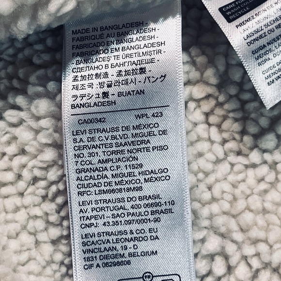 NWT Levis Mens Sherpa Jacket Denim Trucker Jacket Light Wash 163650044 Small - Picture 8 of 11